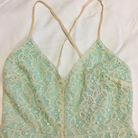 Short lace layered romper. - Picture 2 of 5